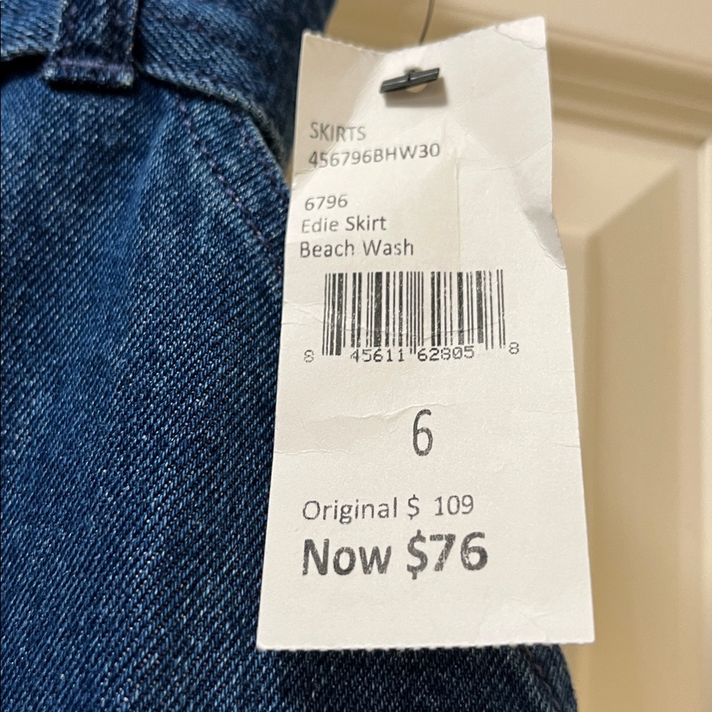 Cabi Spring 2025  Denim Edie Jean Skirt - Picture 5 of 7